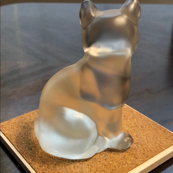 Fenton Frosted Cat - Picture 3 of 5